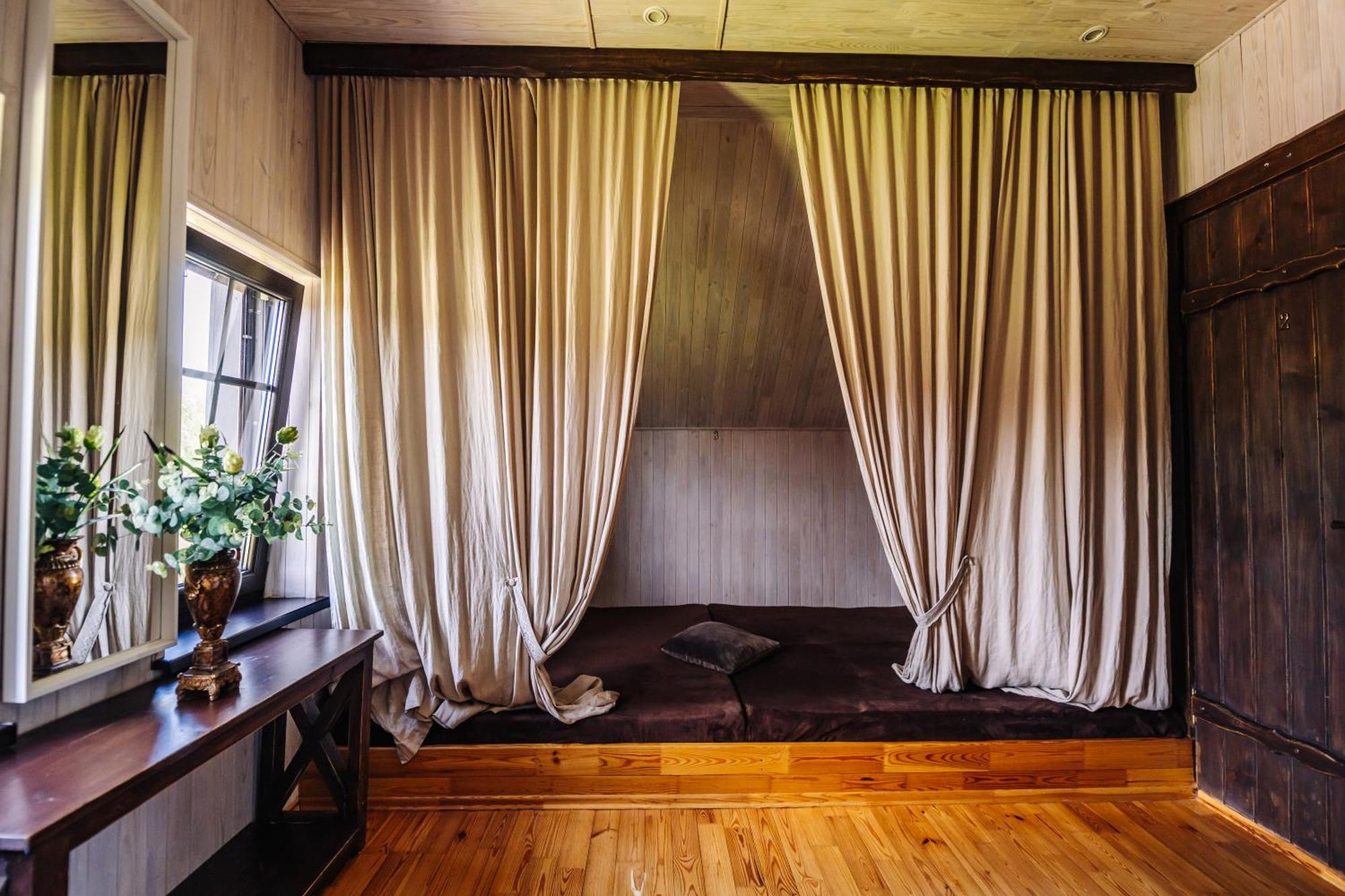 5 Stories Guest House Inkartai Exterior photo